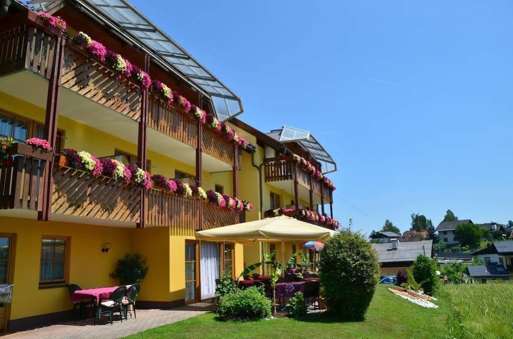 Gaestehaus Goetz Drobollach am Faaker See Esterno foto